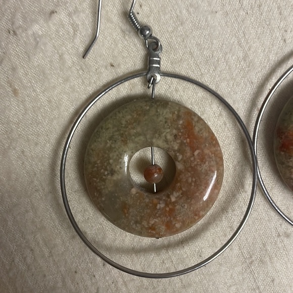 Earrings. - Picture 3 of 3